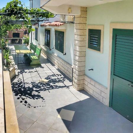 Studio Apartman Noa Apartment Trogir Exterior photo